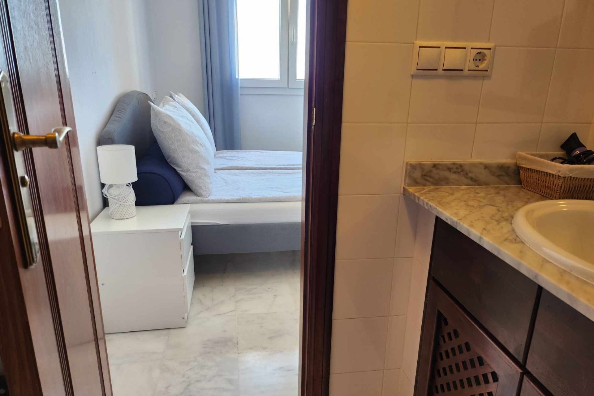 Baño - Apartamento con vistas al mar en Torrevieja, Playa de los Locos (Costa blanca - Alicante)