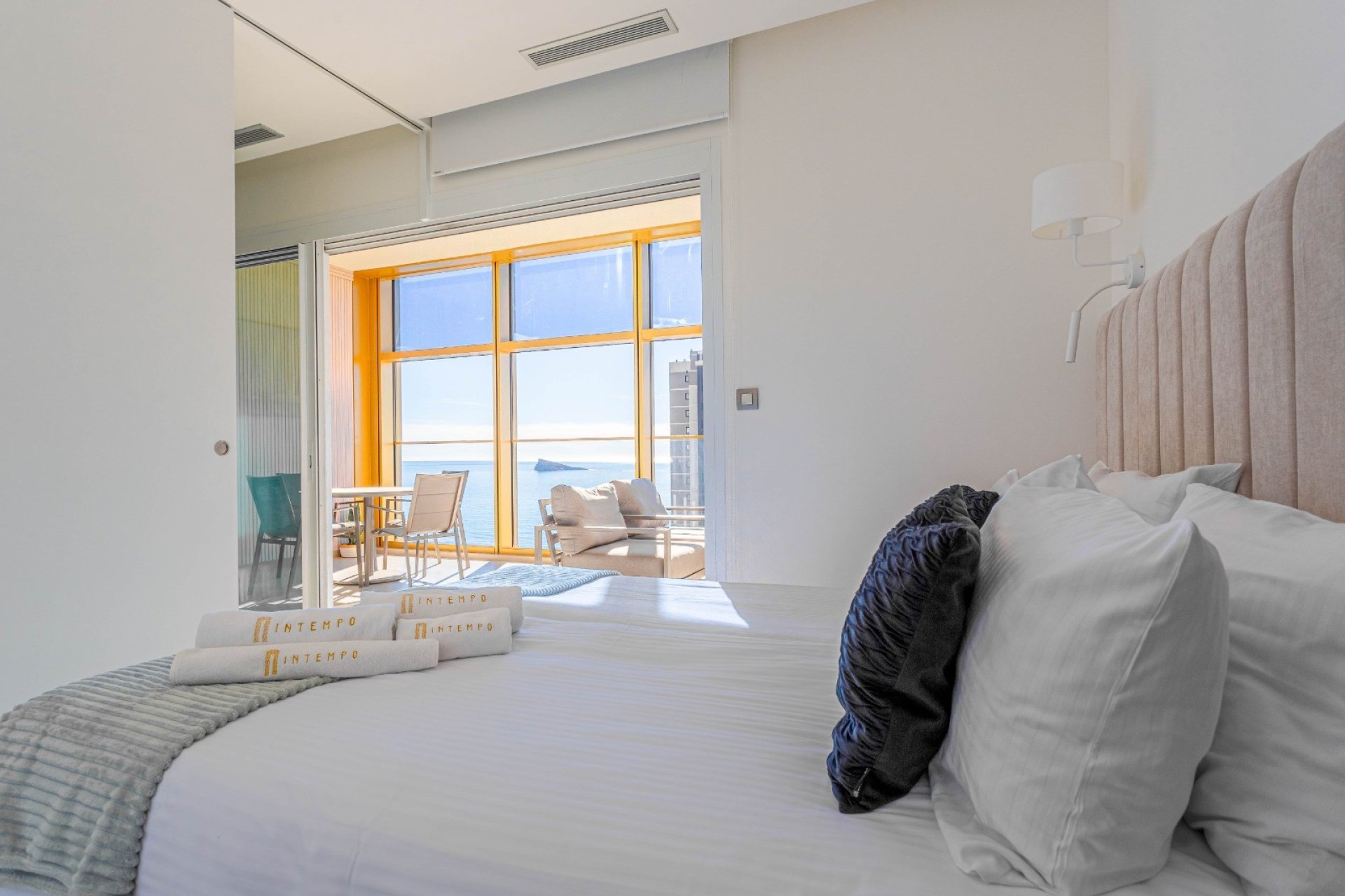 Bedroom - Luxury apartment for sale in the iconic Intempo building, Benidorm (Costa Blanca - Alicante)