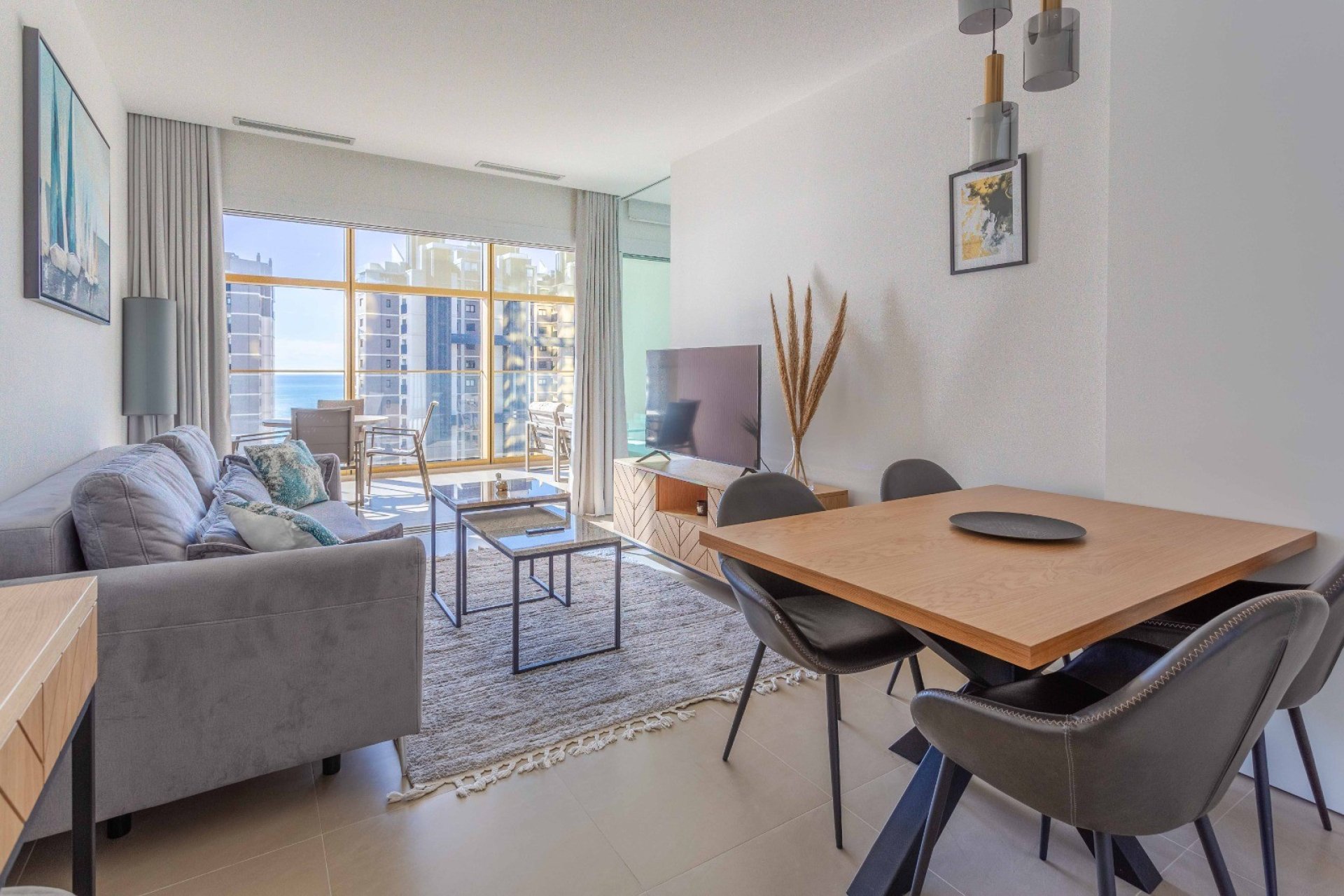 Comedor - Apartamento de lujo en venta en edificio nuevo Sakura, Benidorm - Playa de Poniente (Costa Blanca, Alicante)