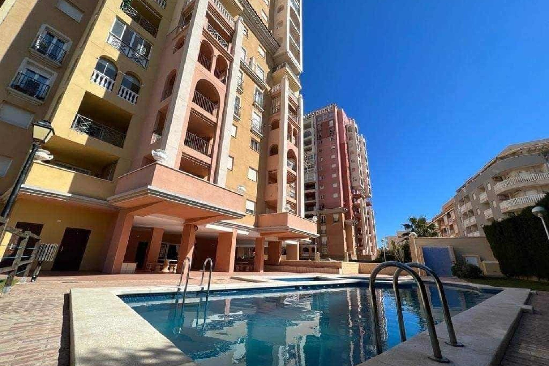 Fachada - Apartamento con vistas al mar en Torrevieja, Playa de los Locos (Costa blanca - Alicante)