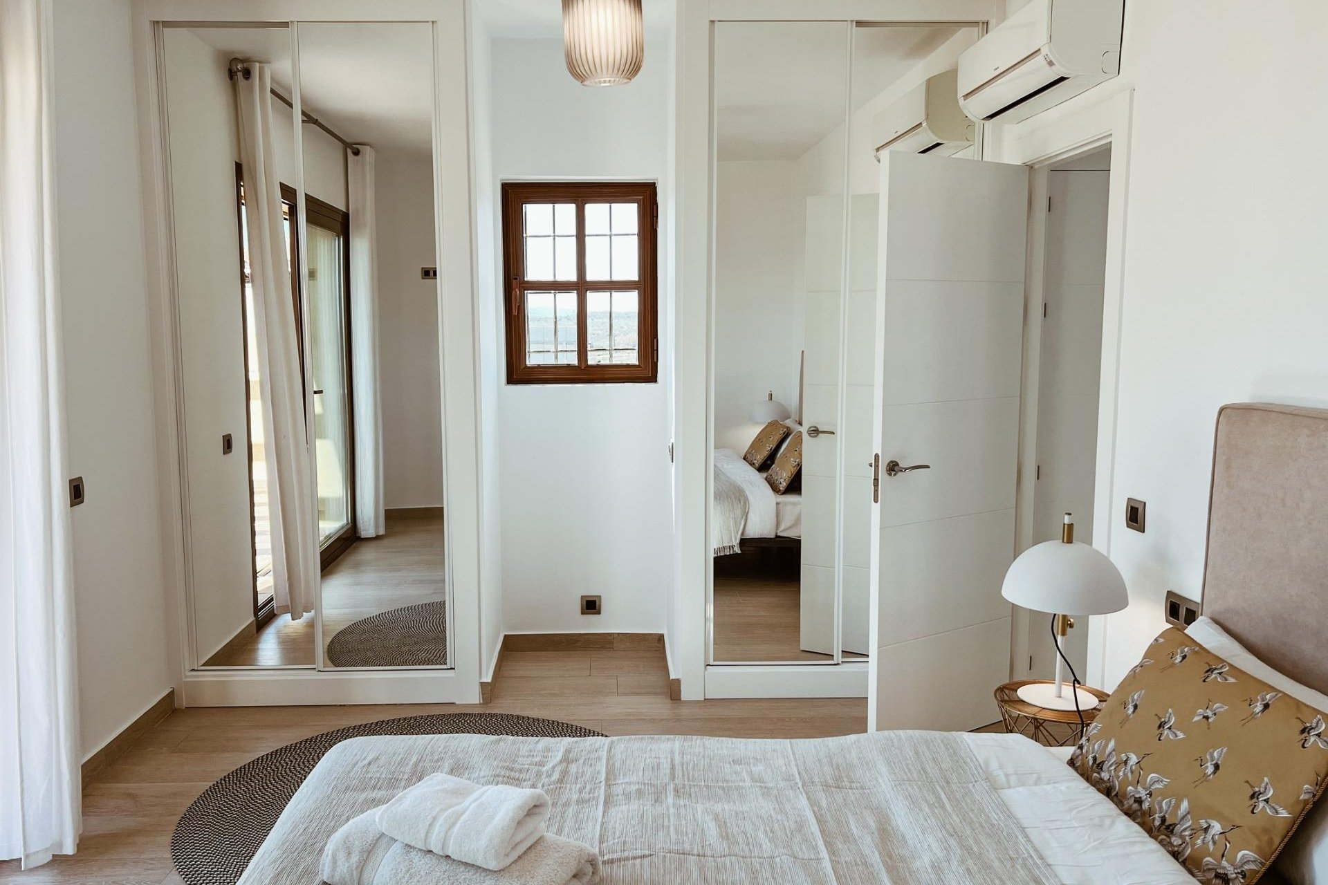 Master bedroom with terrace access 