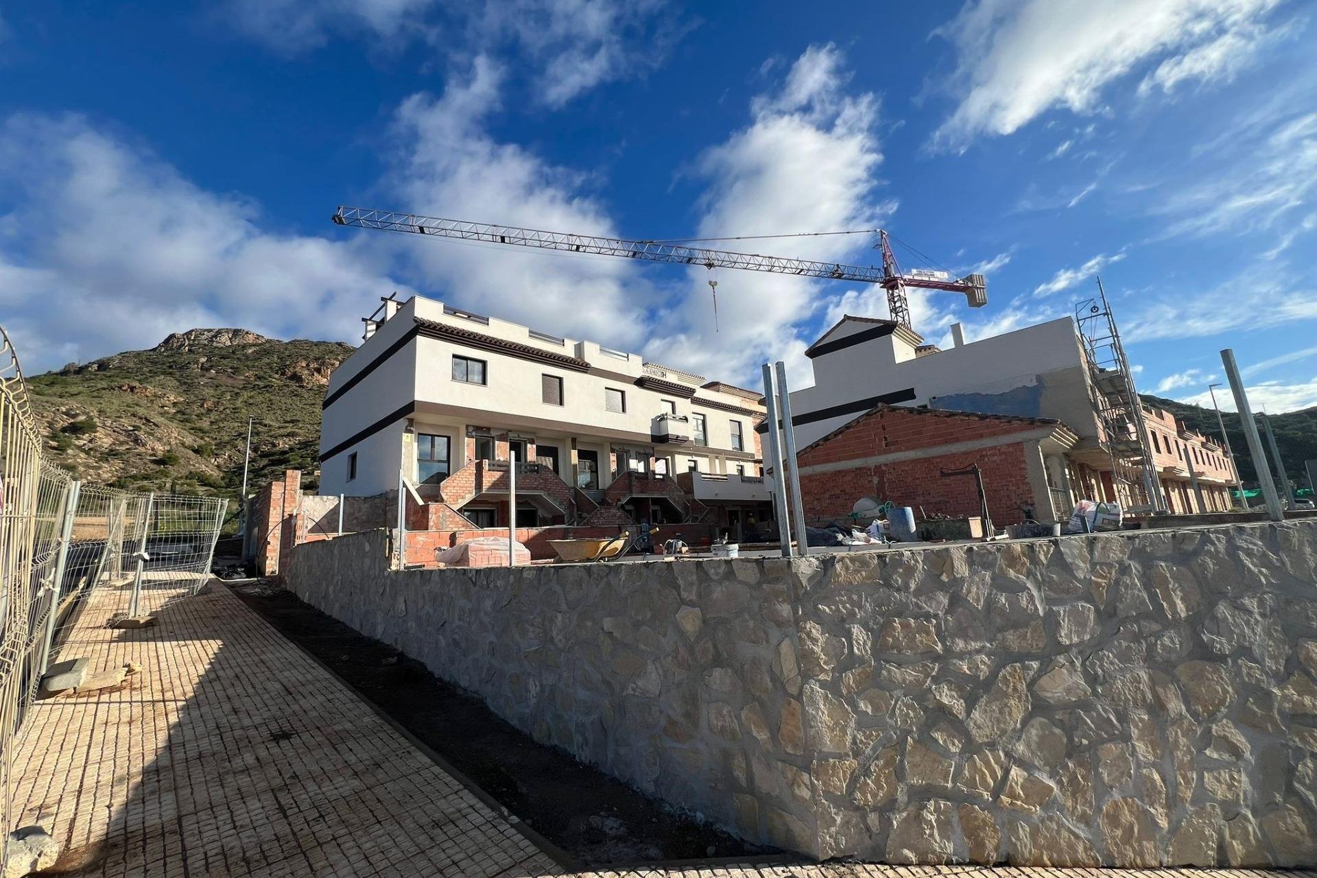 Nauja statyba - Dvibučių namas - 