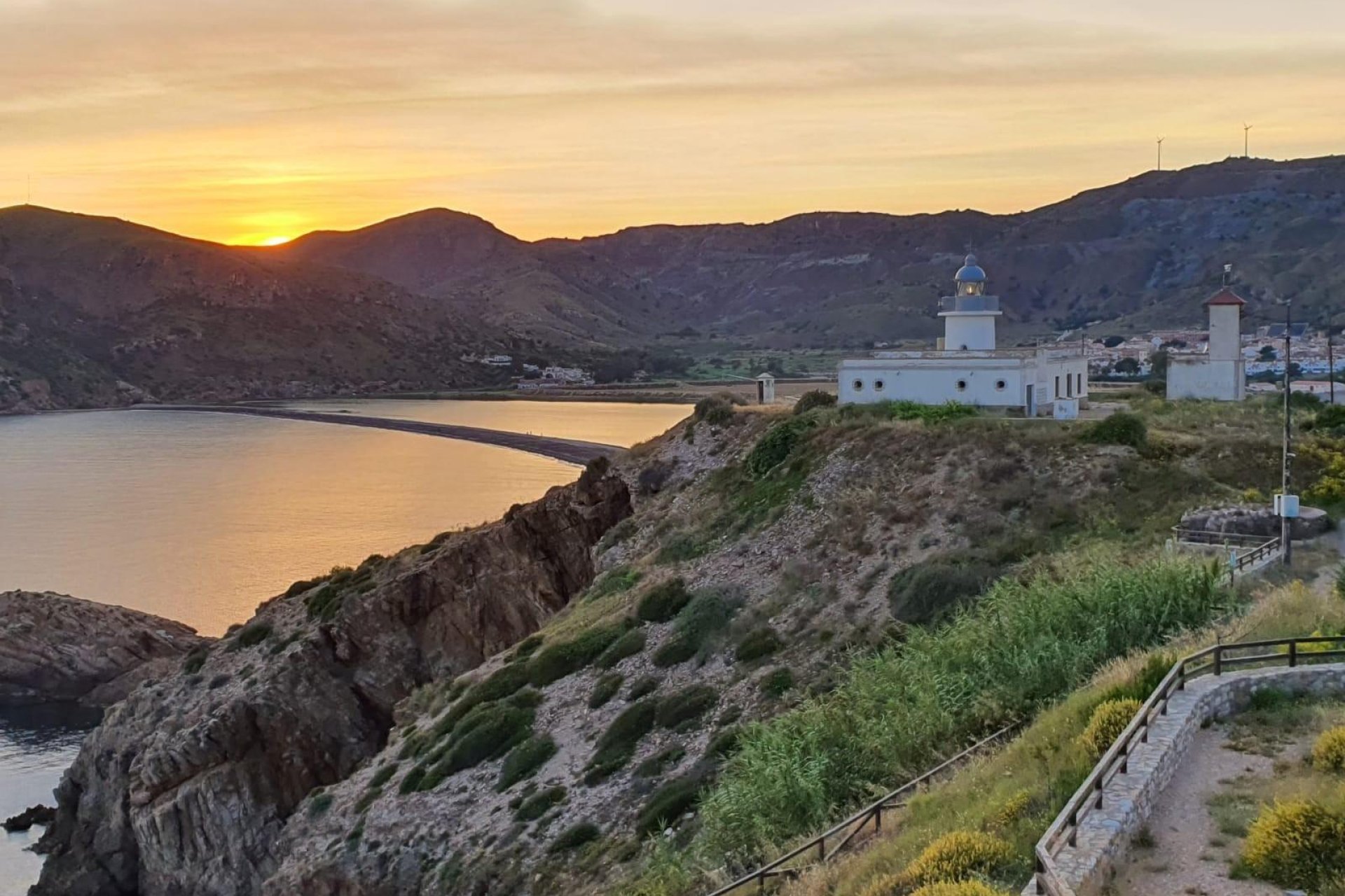 Nauja statyba - Dvibučių namas - 