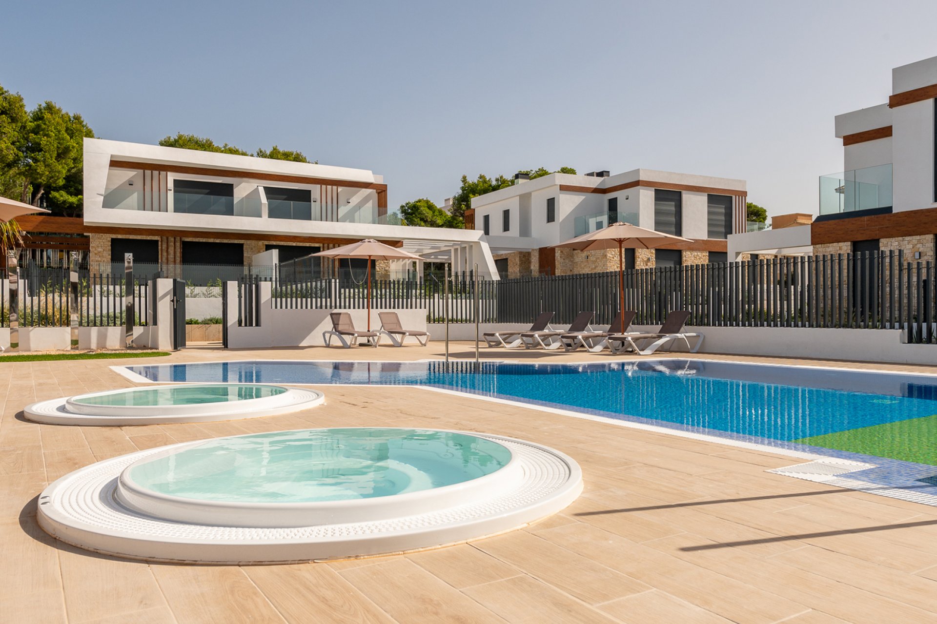 New Build - Villa / Semi semi-detached - Capdepera - Spain