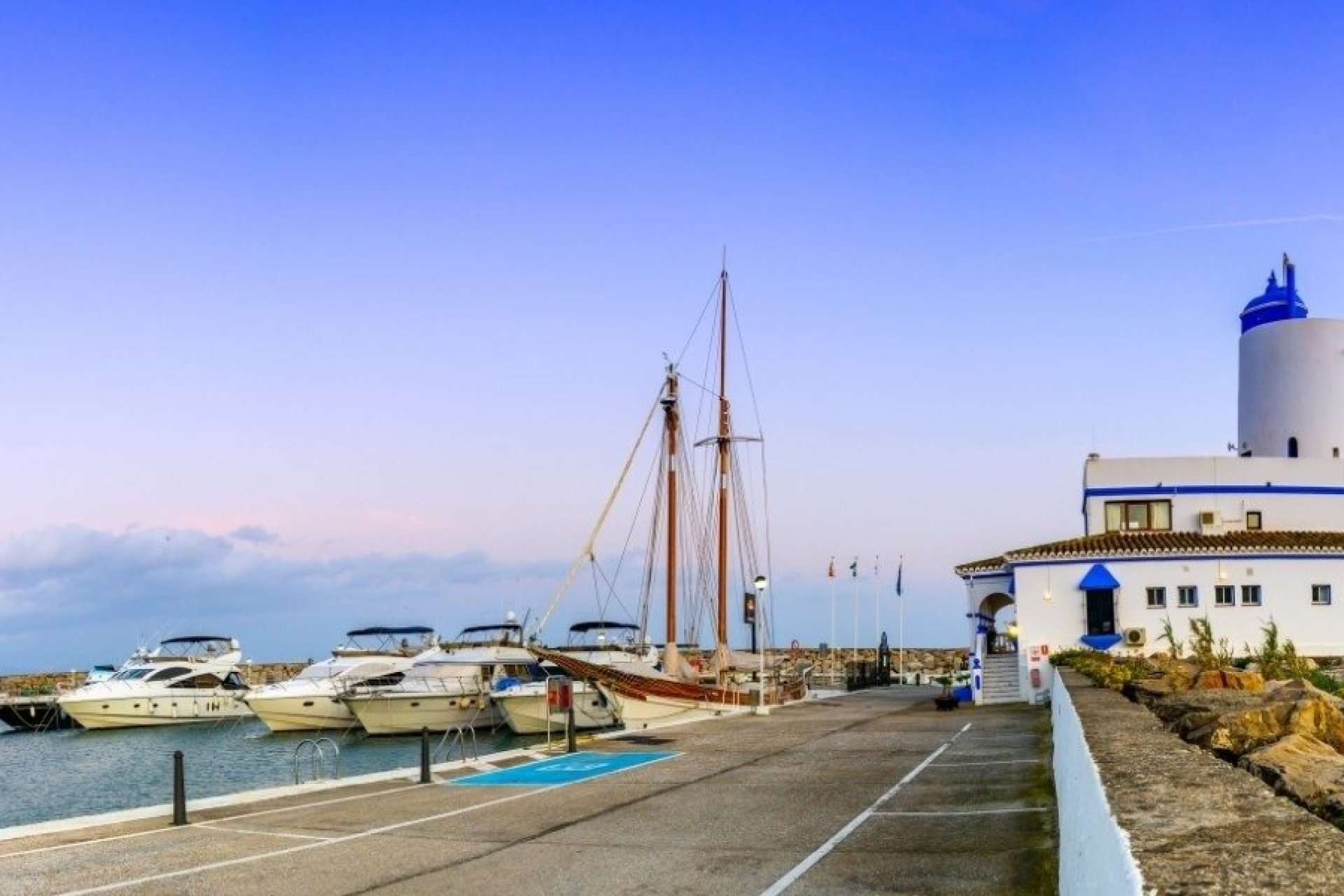 Новое здание - Таунхаус - Manilva