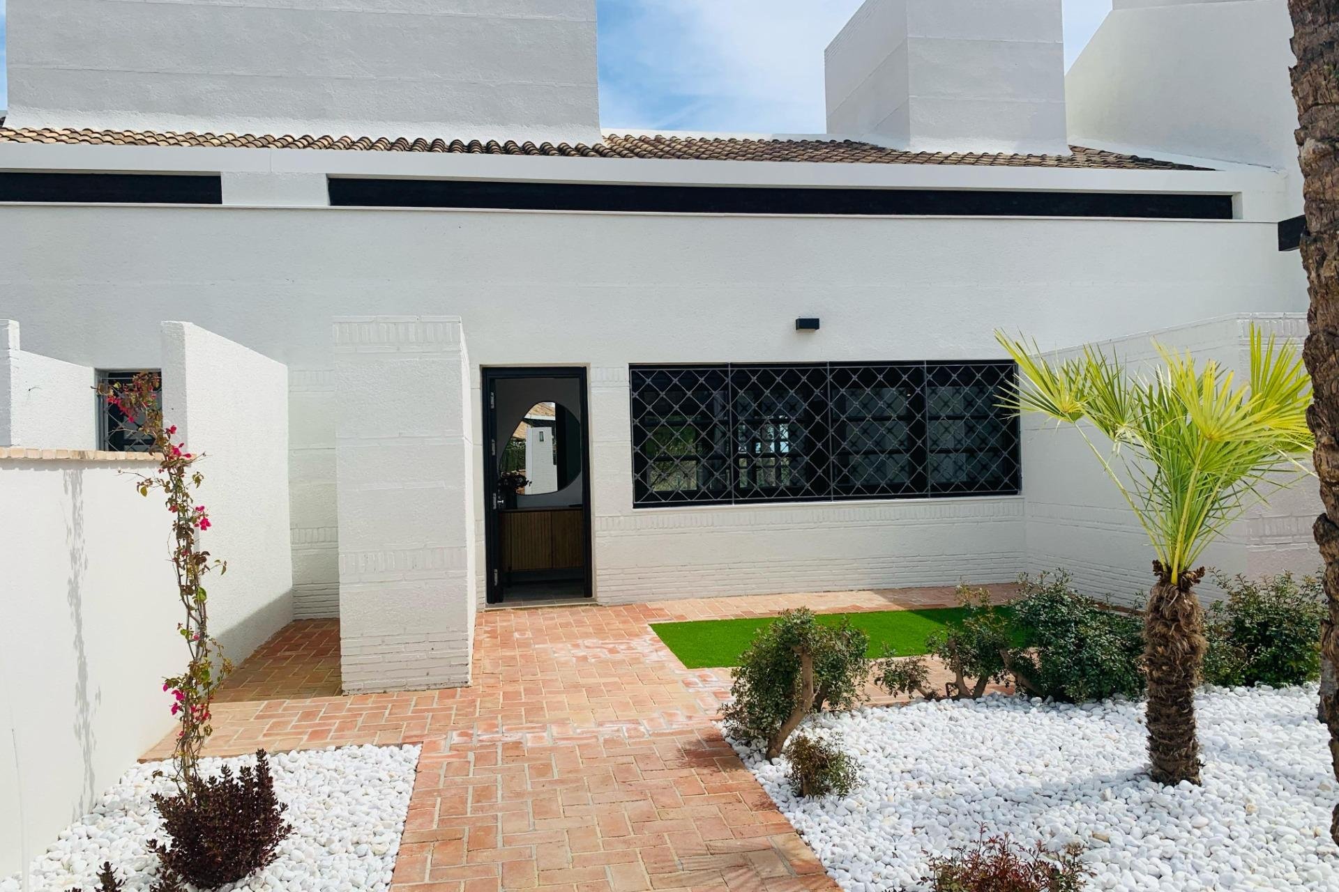 Новое здание - Таунхаус - Sucina