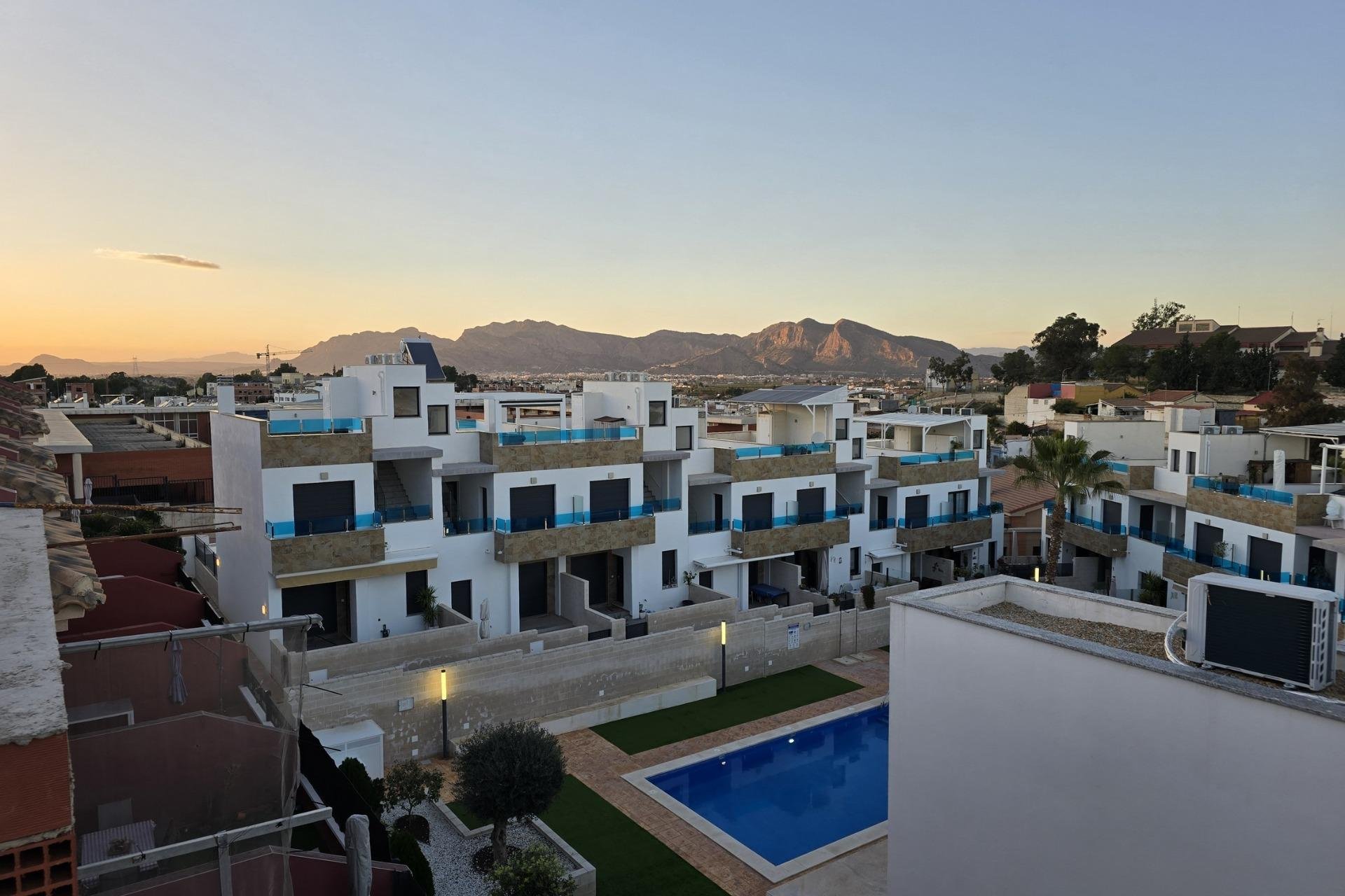 Obra nueva - Adosado - Bigastro