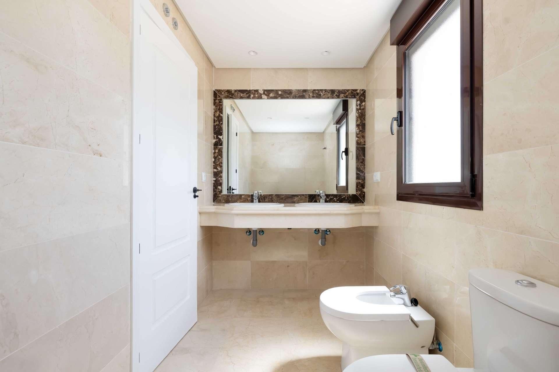 Obra nueva - Adosado - Estepona