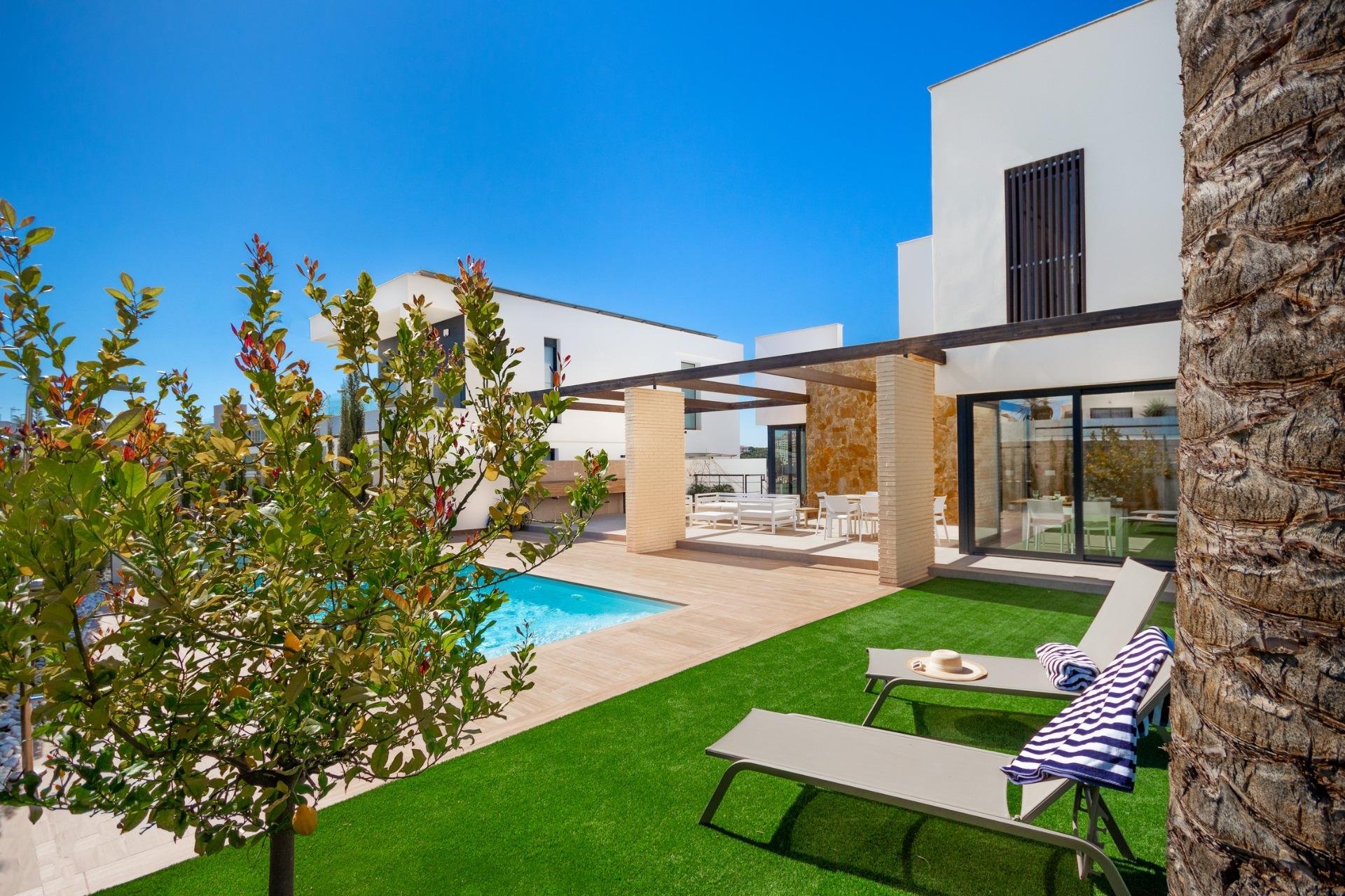 Obra nueva - Villa - Orihuela Costa - Campoamor