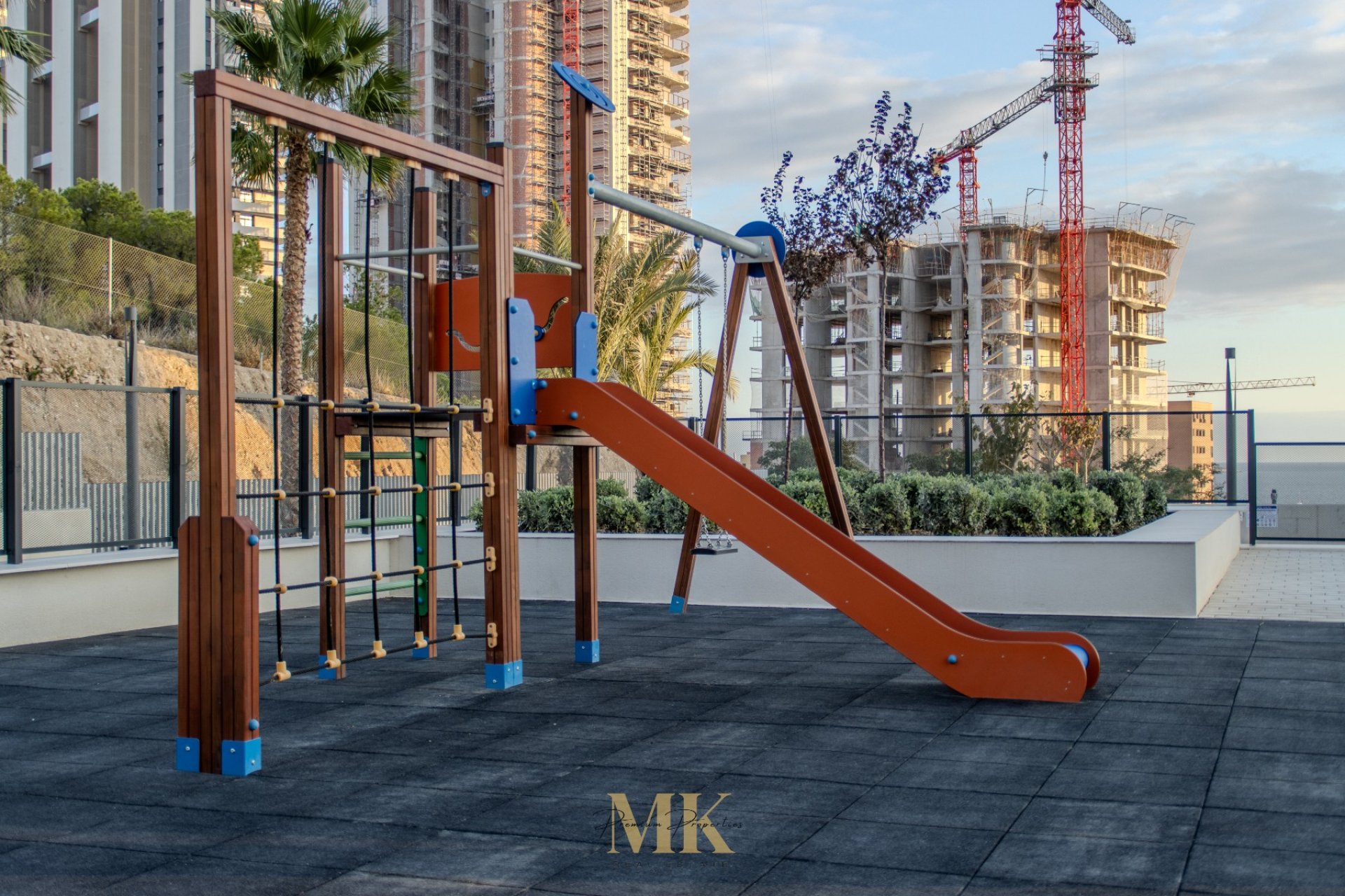 Parque Infantil - Apartamento de lujo en venta en edificio nuevo Sakura, Benidorm - Playa de Poniente (Costa Blanca, Alicante)