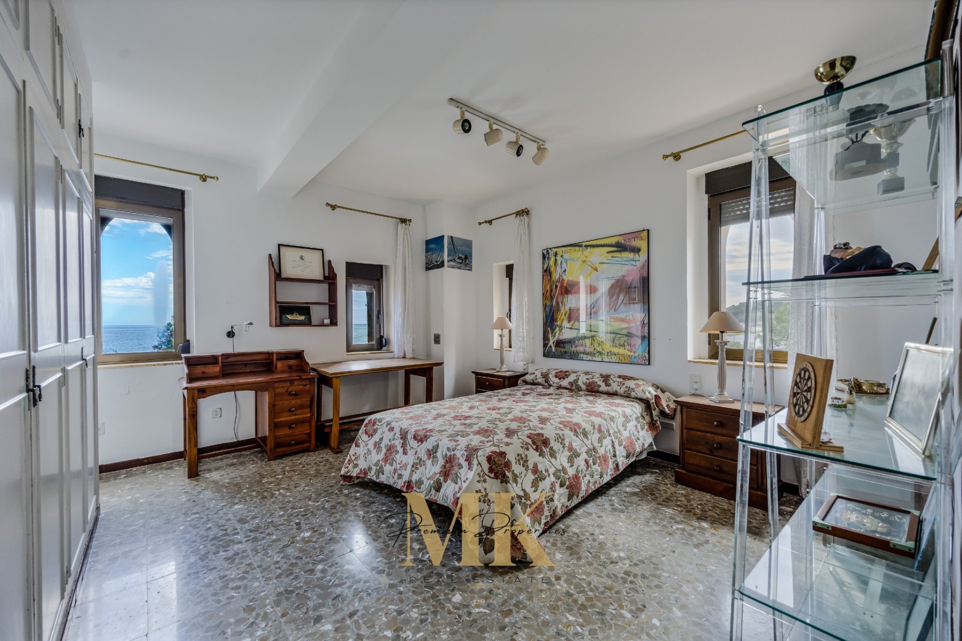 Перепродажа - Замок - Denia
