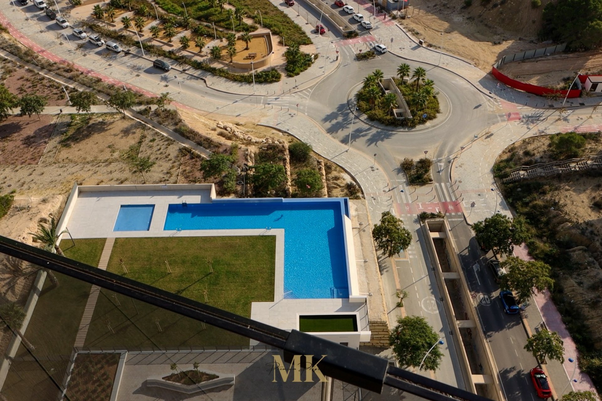 Piscina - Apartamento de lujo en venta en edificio nuevo Sakura, Benidorm - Playa de Poniente (Costa Blanca, Alicante)