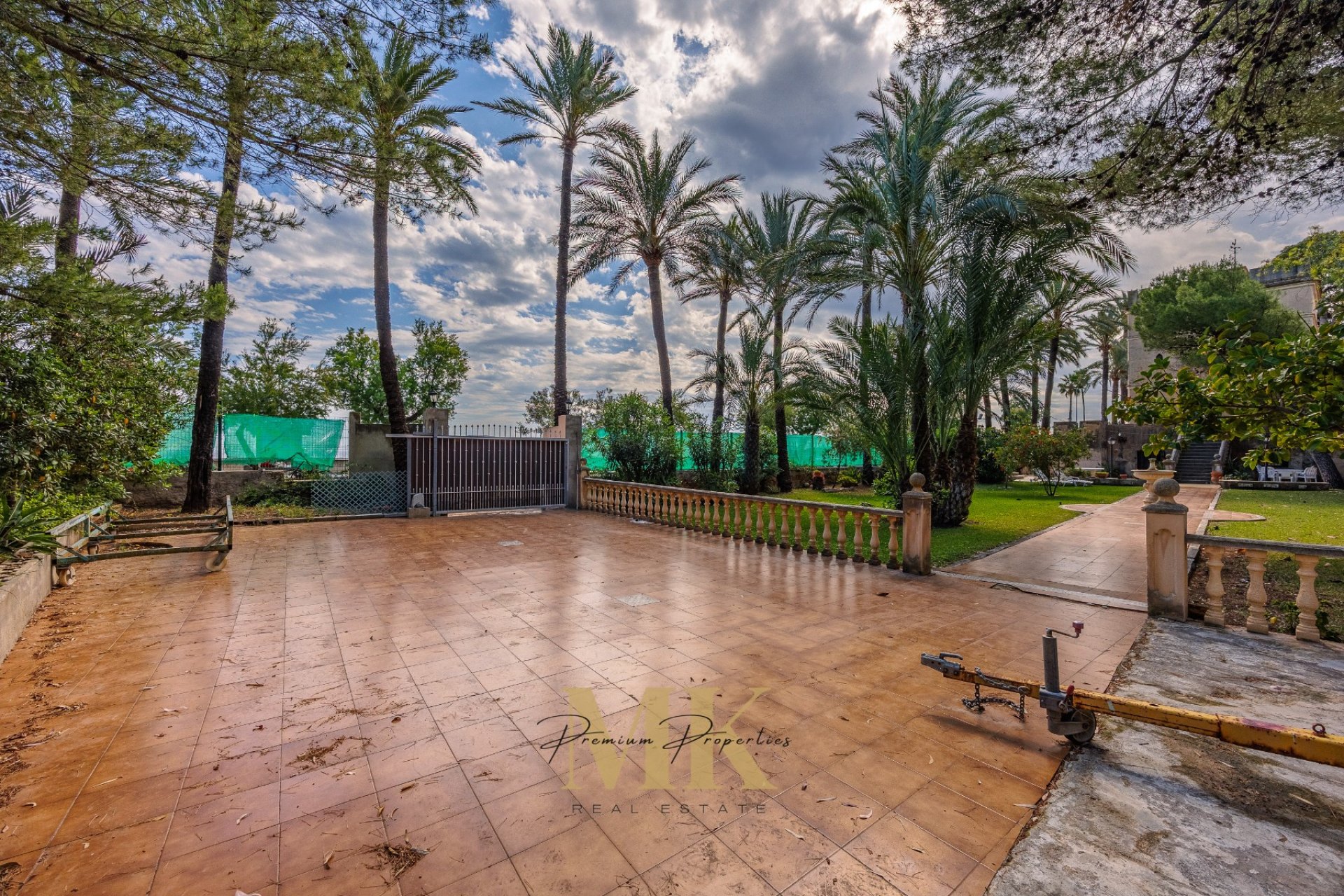 Resale - Castle - Denia