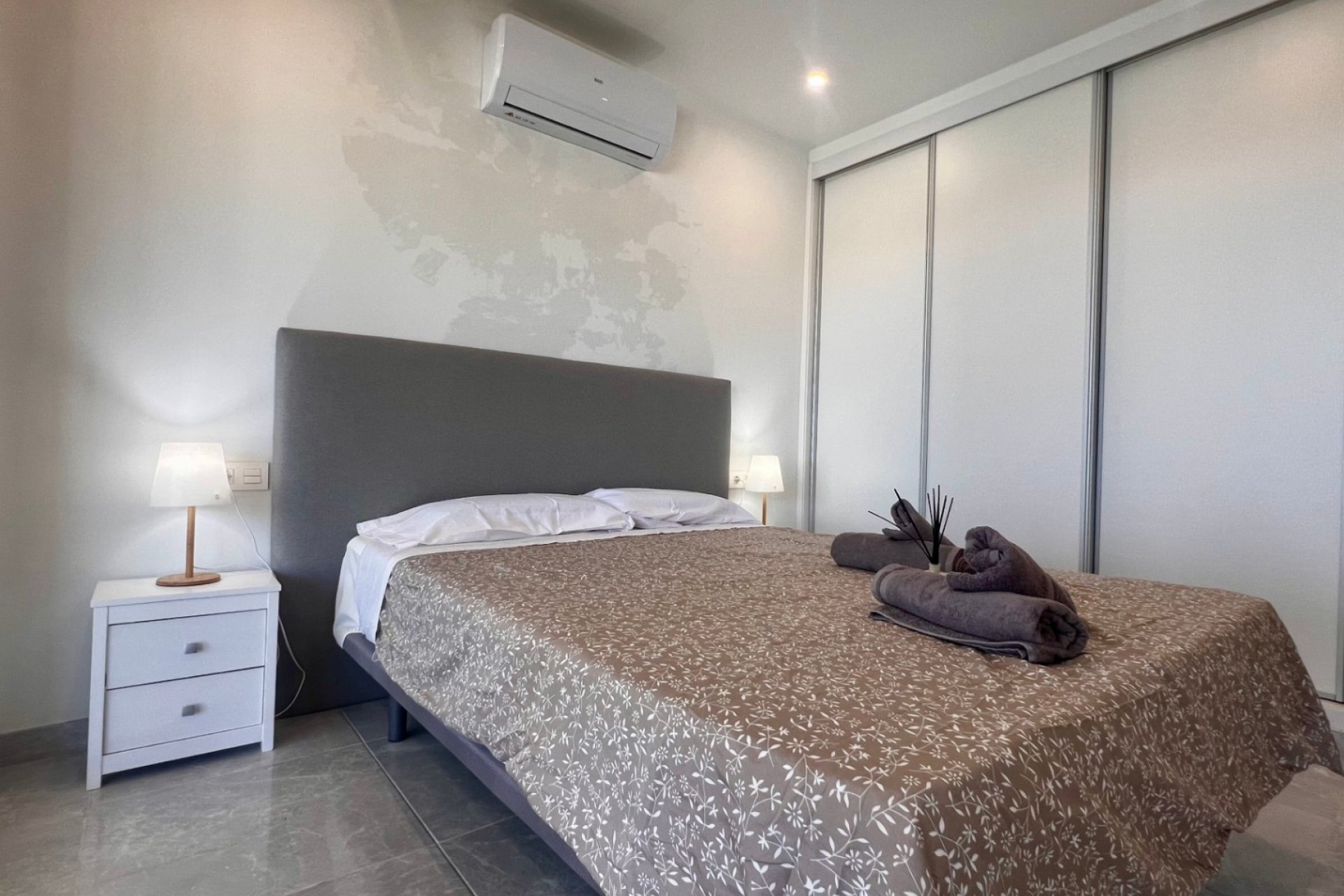 Reventa - Villa - 