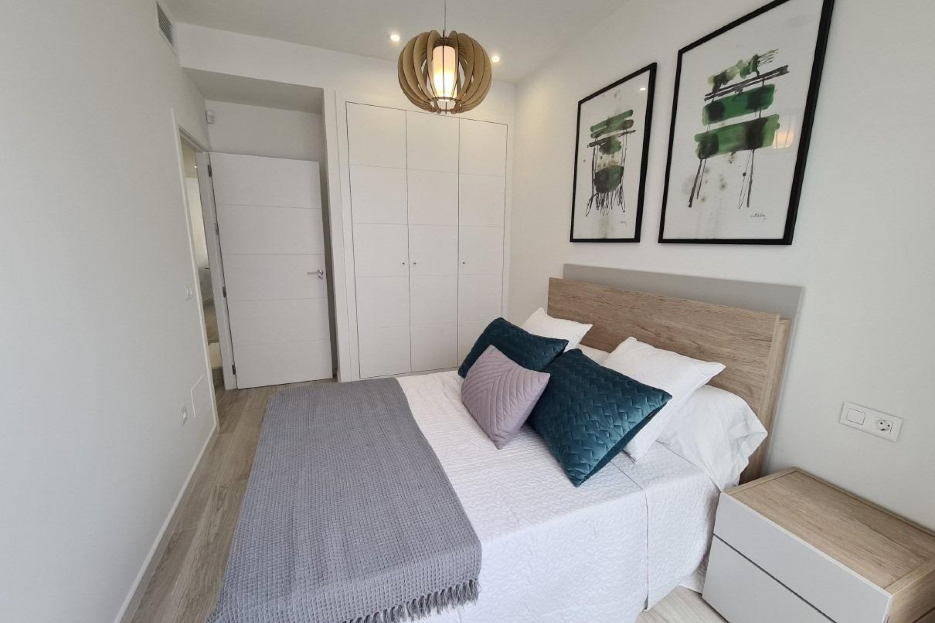 Rynek Pierwotny - Kamienica - Avileses