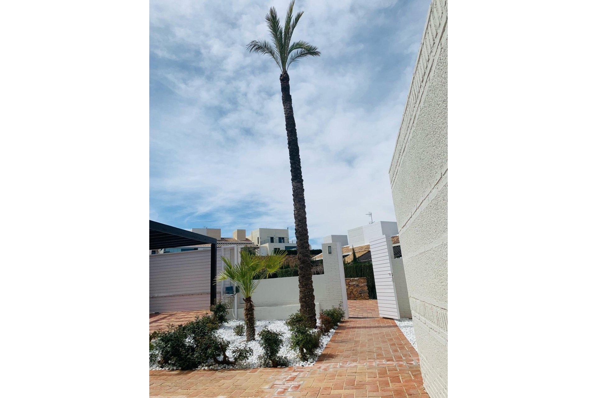 Rynek Pierwotny - Kamienica - Sucina