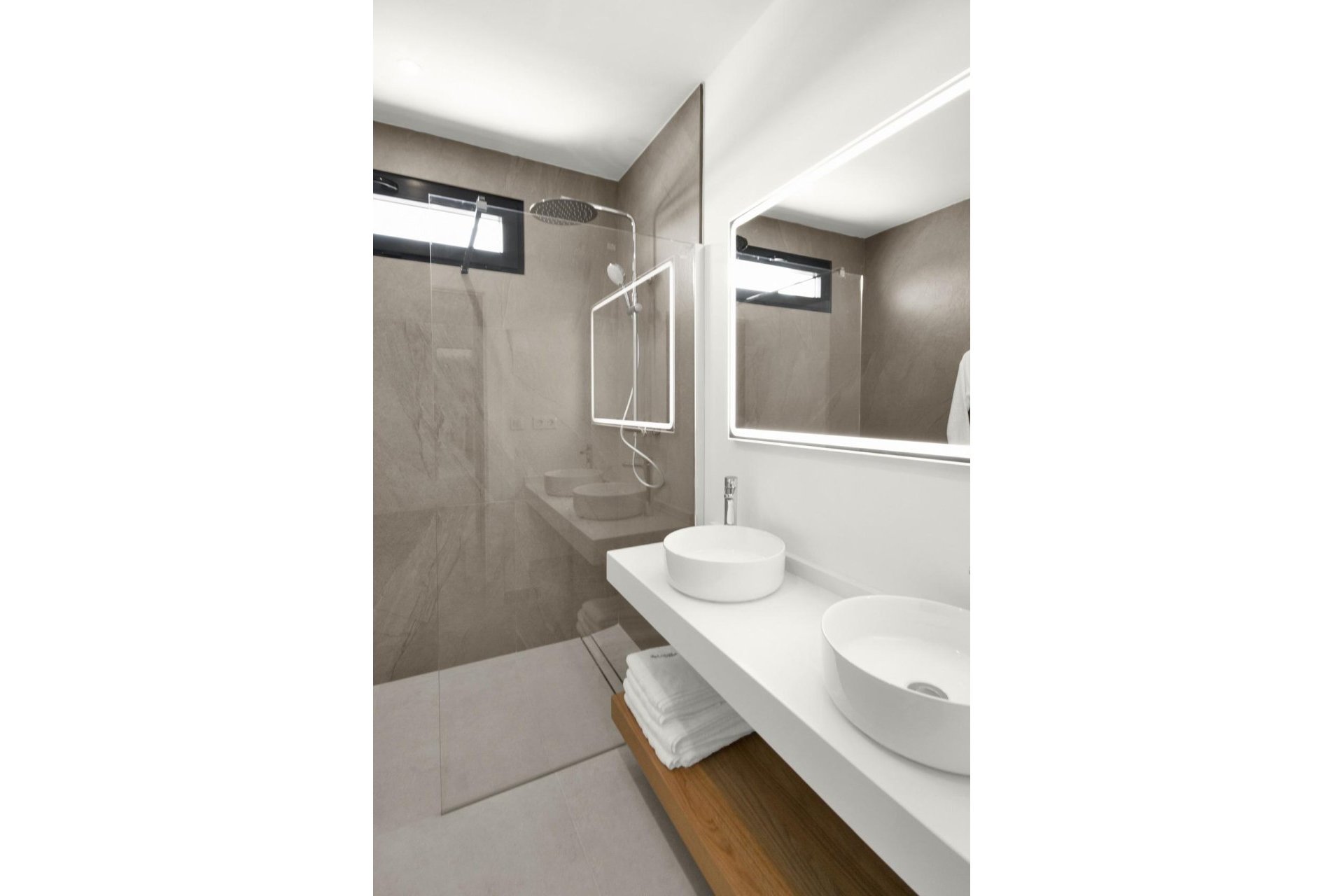 Rynek Pierwotny - Villa - Baños y Mendigo