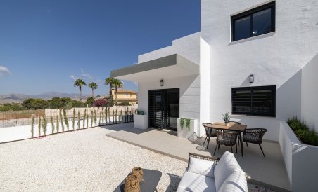 Villa - Obra nueva - Busot, zona Bonalba Golf (Alicante) - Spain