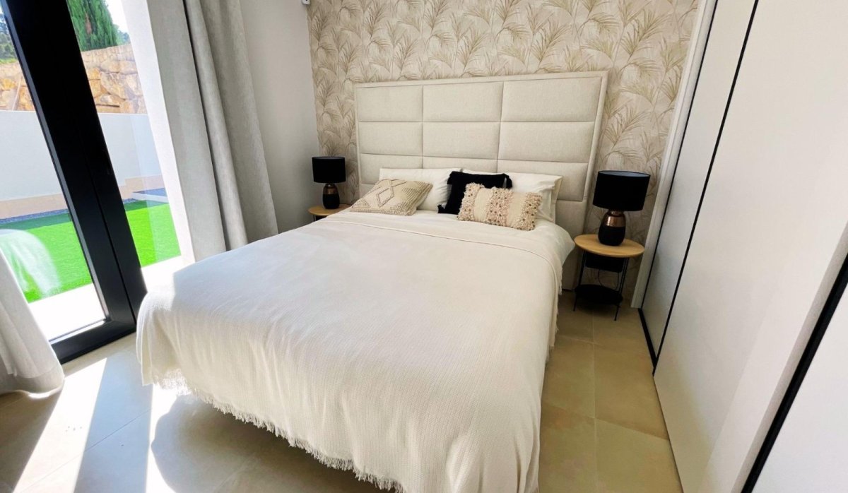 Спальня – Современная вилла с видом на море и горы, частным бассейном и парковкой в Финестрате (Коста-Бланка – Аликанте)