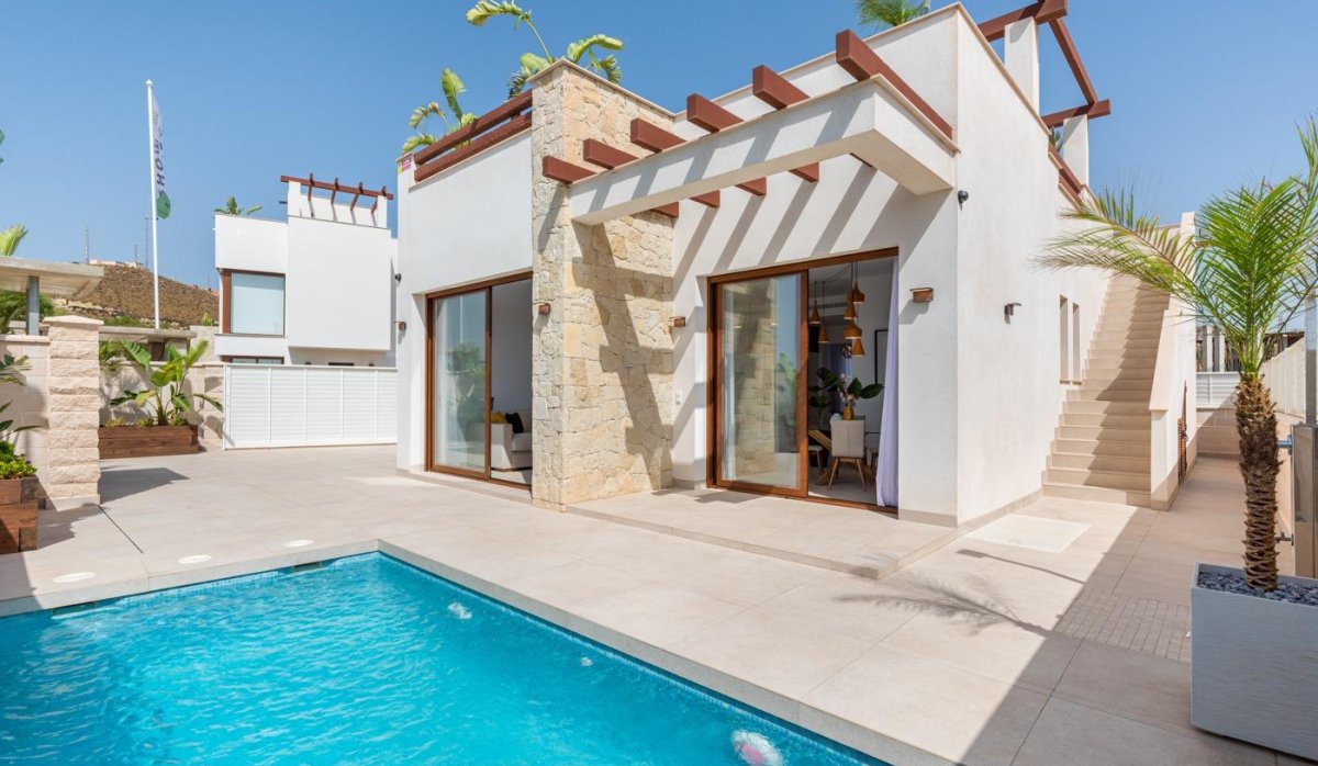 Новое здание - Villa - Vera