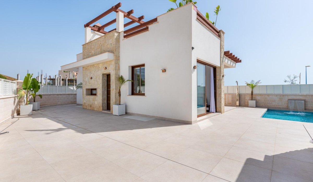 Новое здание - Villa - Vera