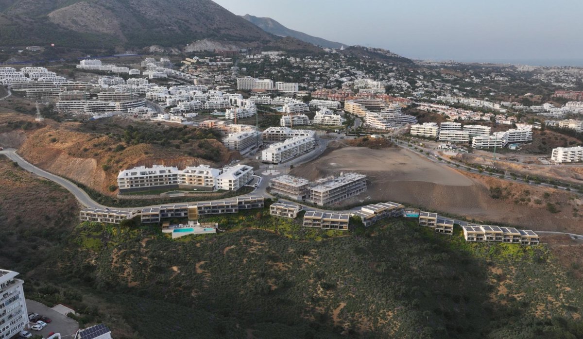 Obra nueva - Villa / Semi pareado - Fuengirola