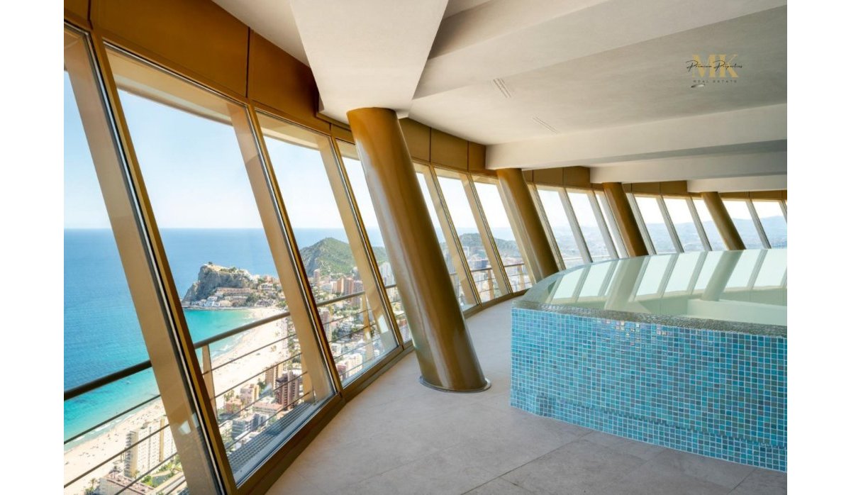 Heated pool with sea views - Luxury apartment for sale in the iconic Intempo building, Benidorm (Costa Blanca - Alicante)