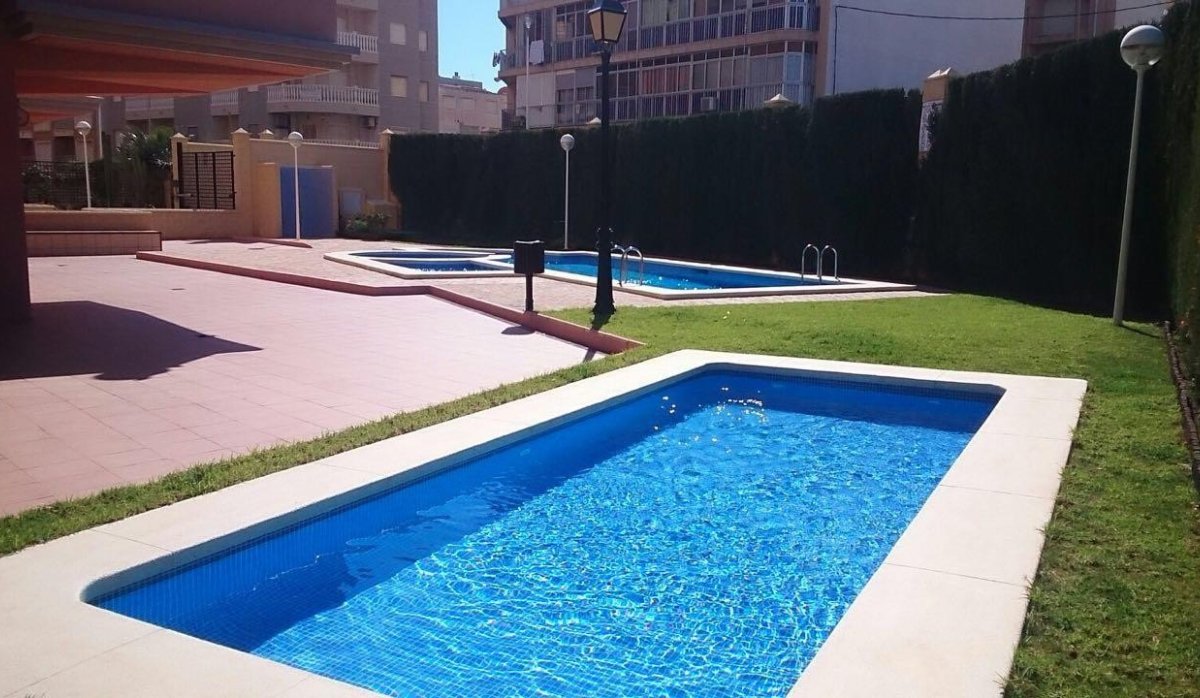 Swimming pool - Apartment with sea views in Torrevieja, Playa de los Locos (Costa Blanca - Alicante)