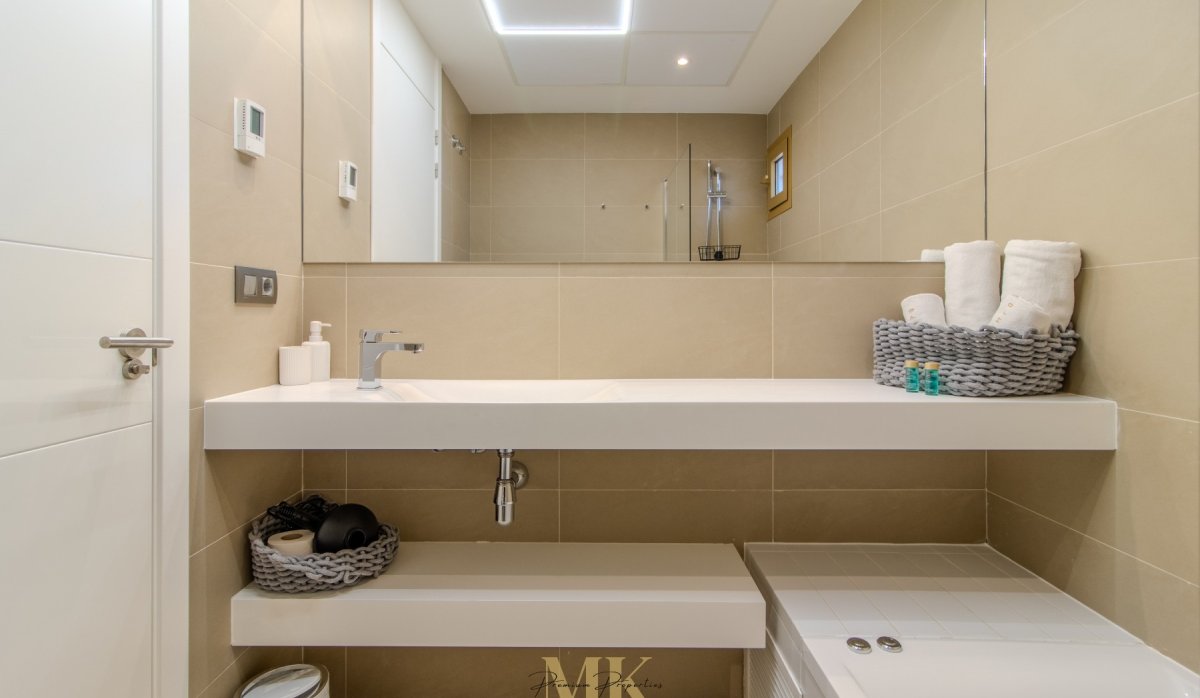 Bathroom - Luxury apartment for sale in the unique Intempo building, Poniente (Costa Blanca - Alicante - Benidorm)