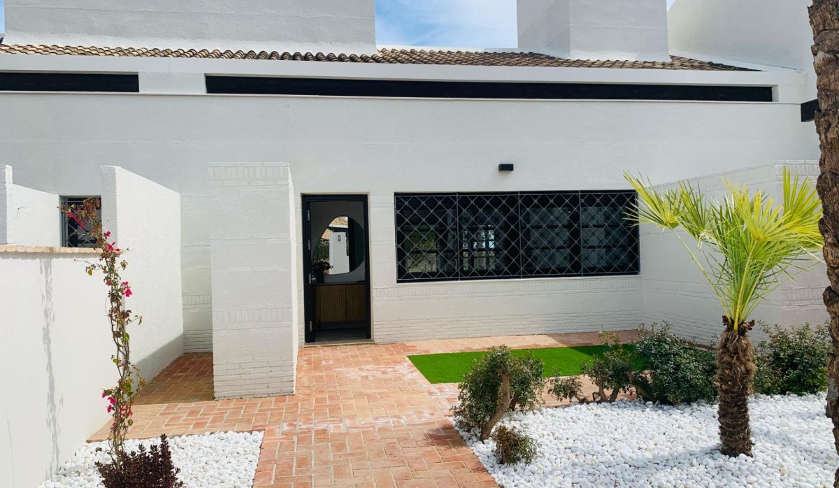 Новое здание - Таунхаус - Sucina