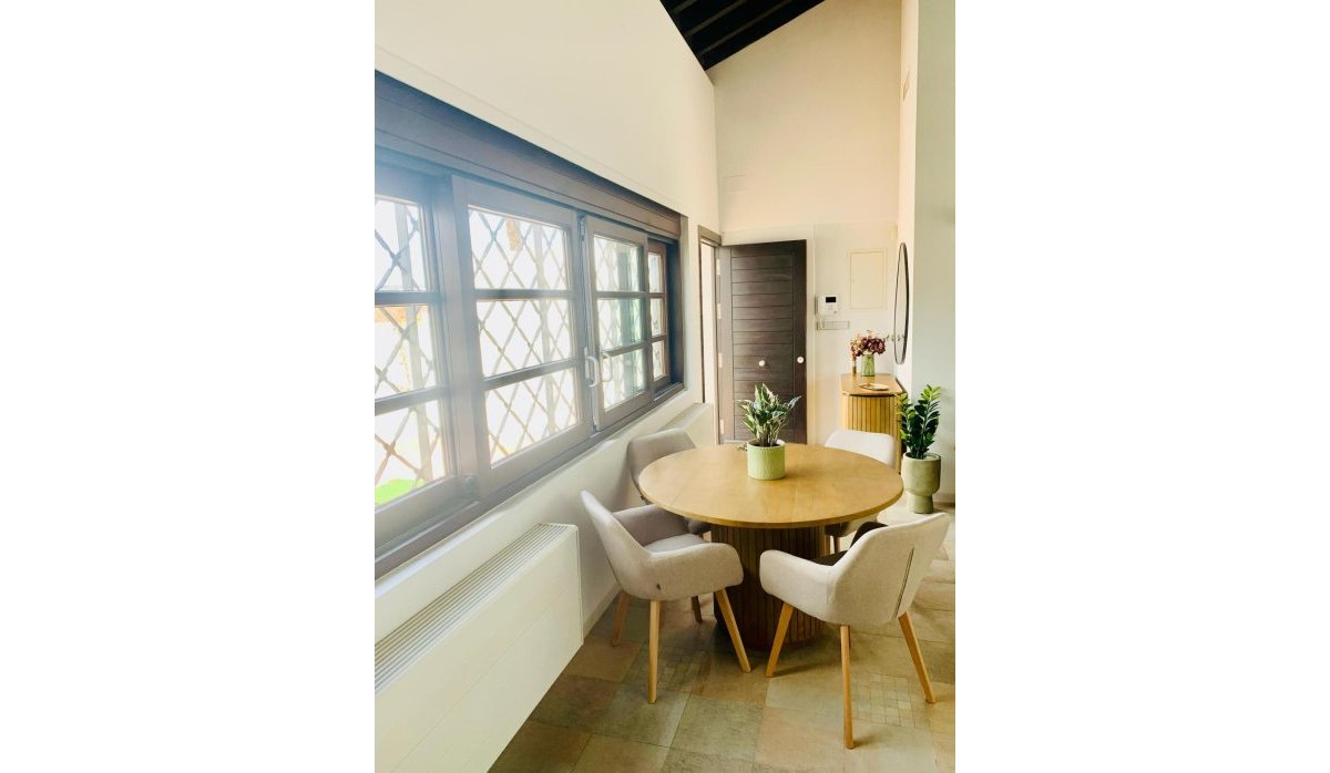 Новое здание - Таунхаус - Sucina