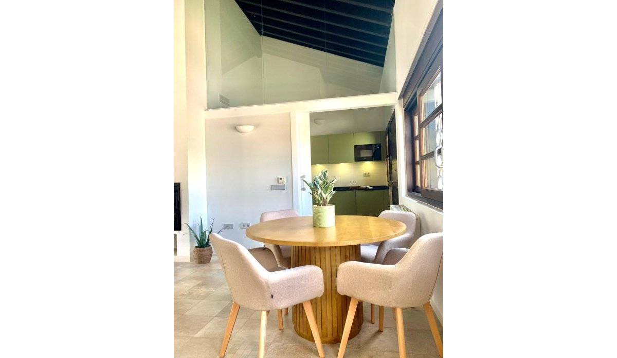 Новое здание - Таунхаус - Sucina