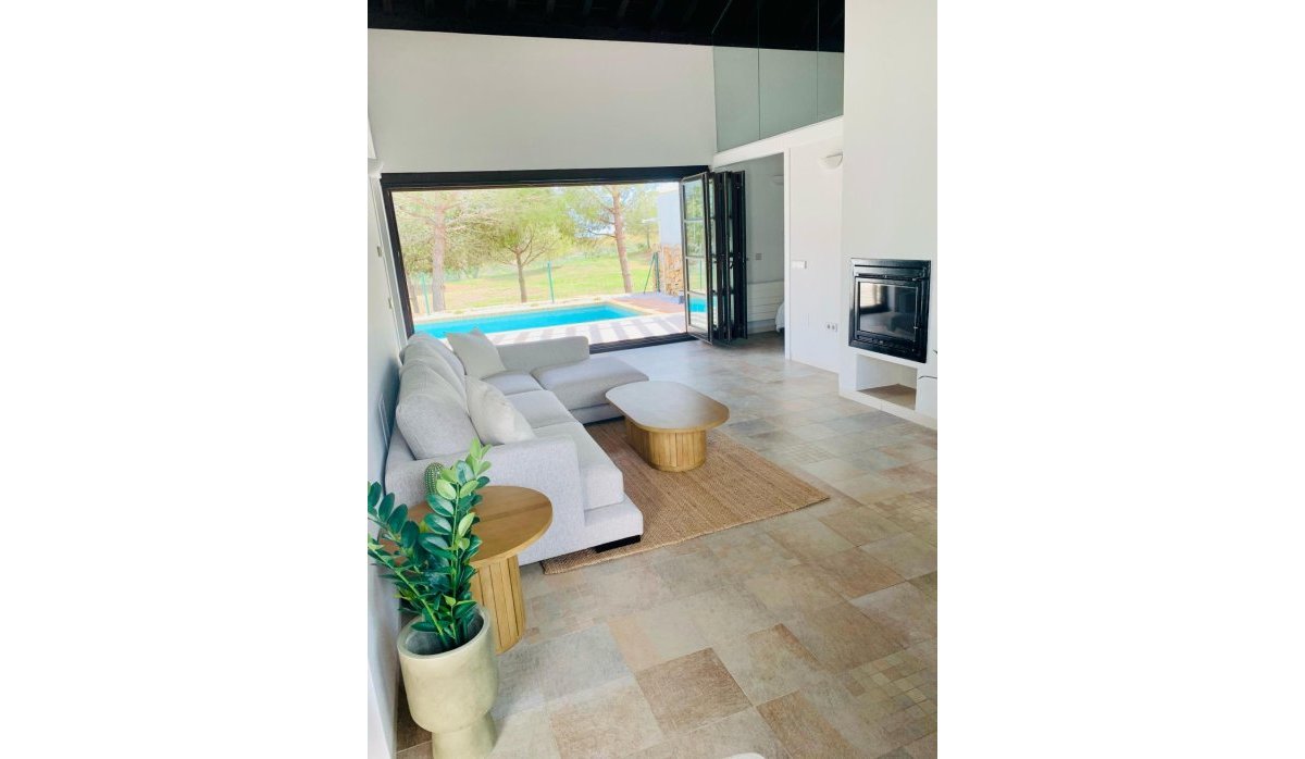 Новое здание - Таунхаус - Sucina