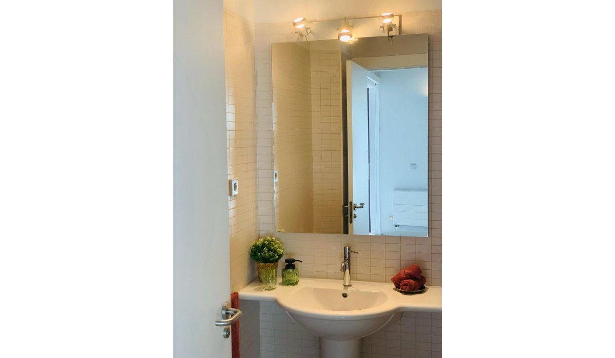 Новое здание - Таунхаус - Sucina