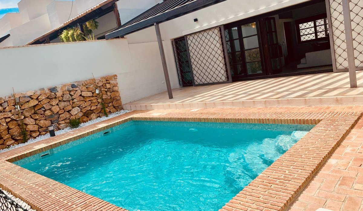 Новое здание - Таунхаус - Sucina