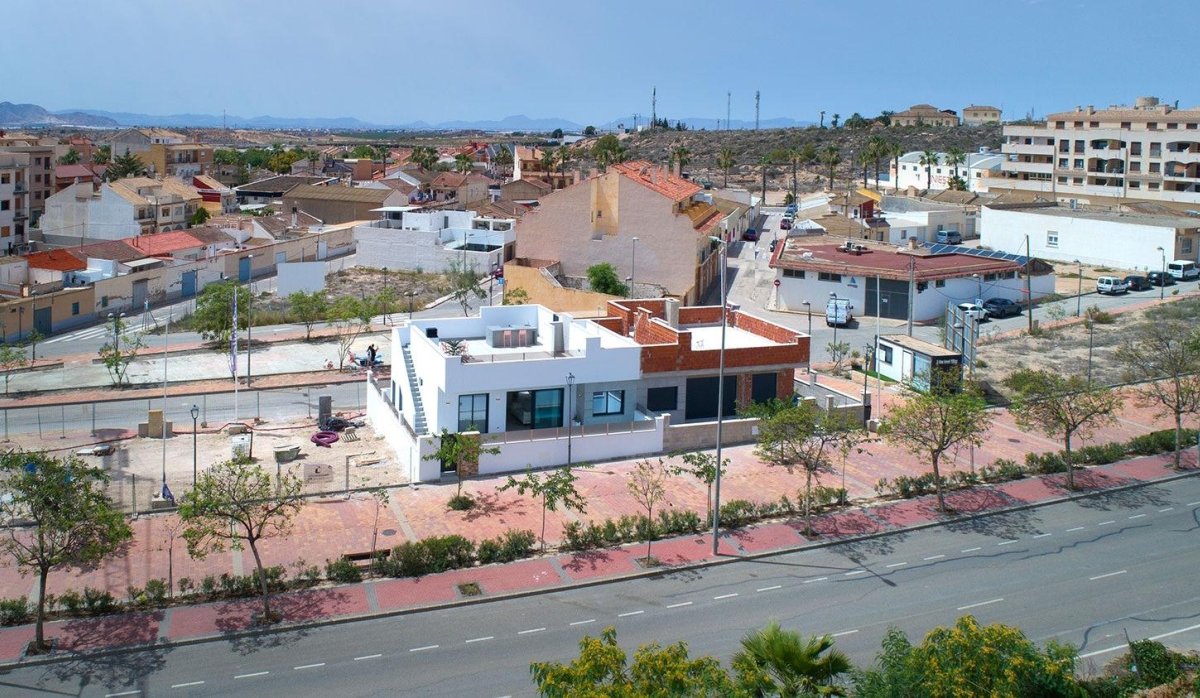 Новое здание - Semidetached - Sucina