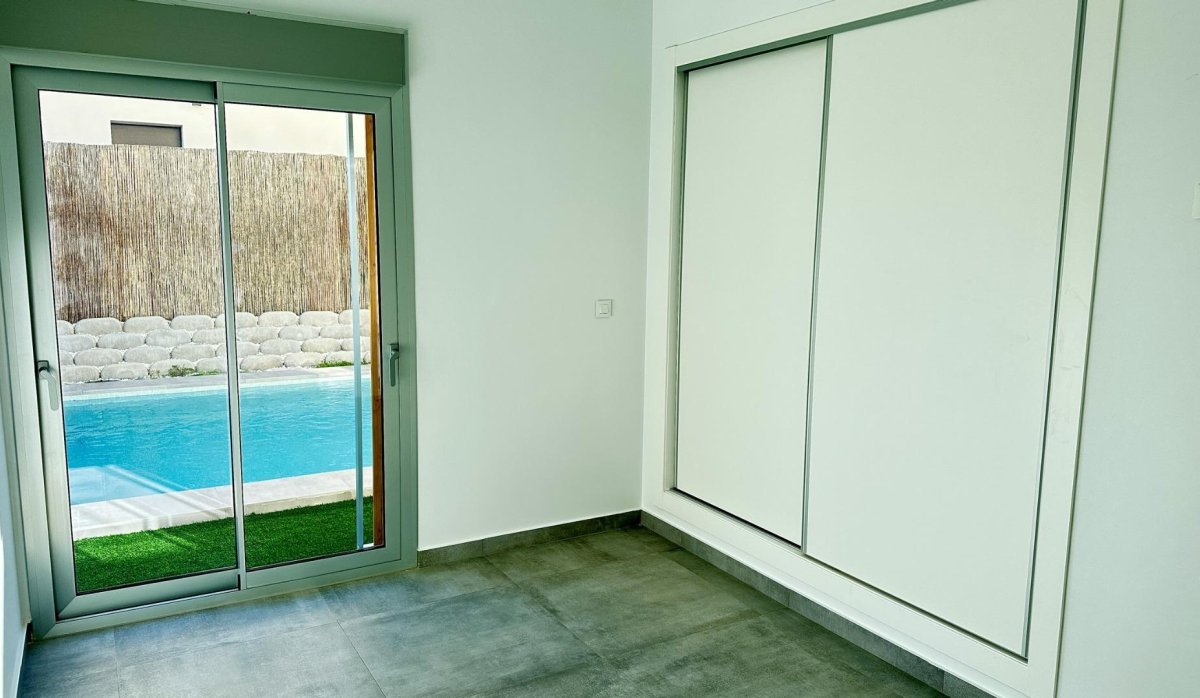 Новое здание - Villa - Algorfa