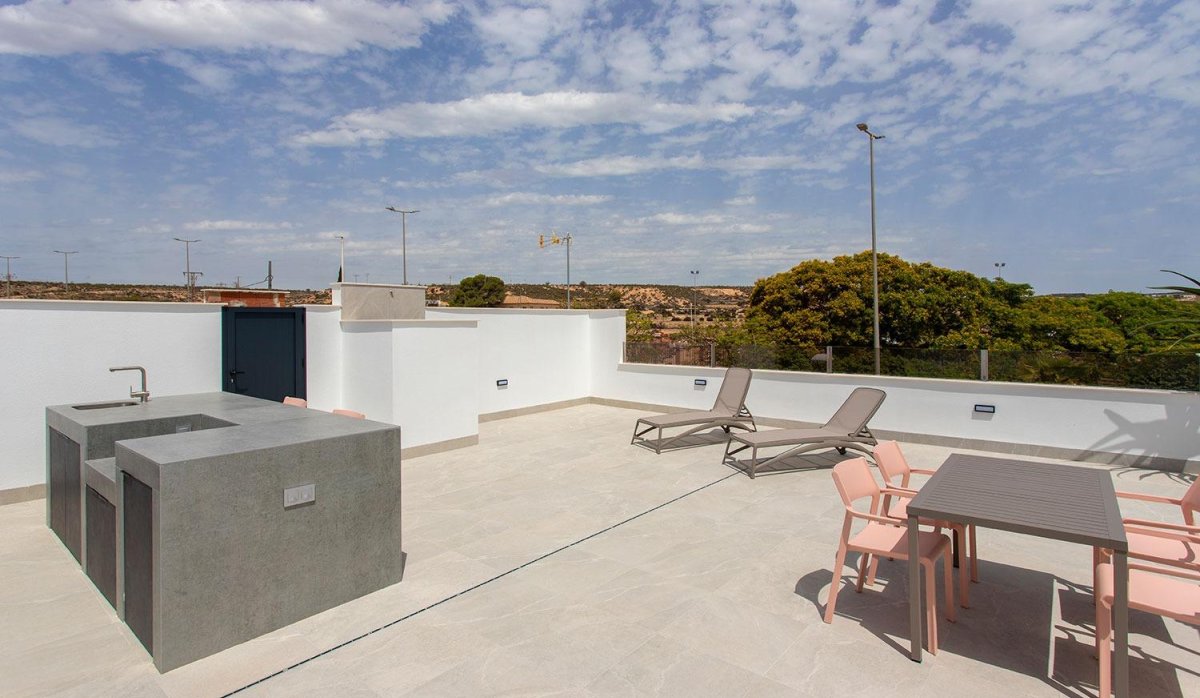 Новое здание - Semidetached - Sucina