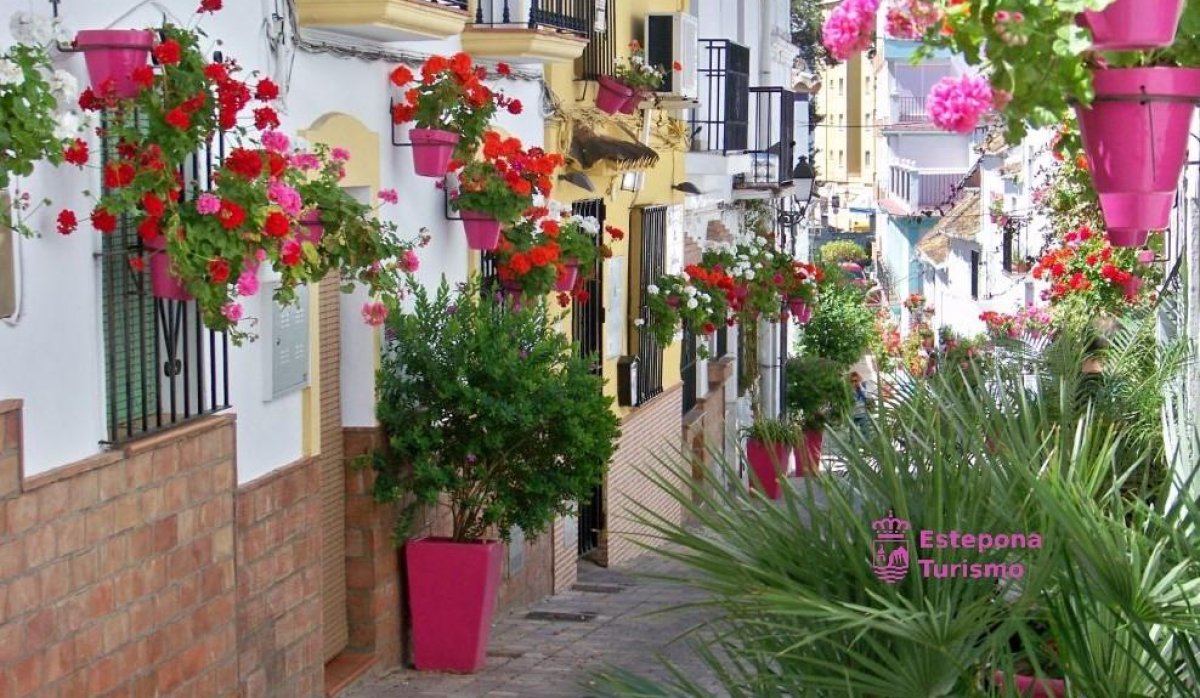 Obra nueva - Apartamento / piso - Estepona