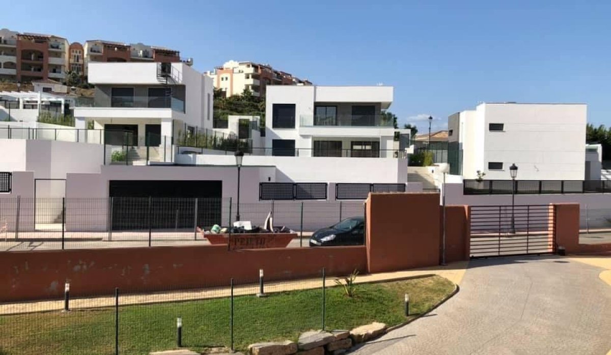 Rynek Pierwotny - Villa - Manilva