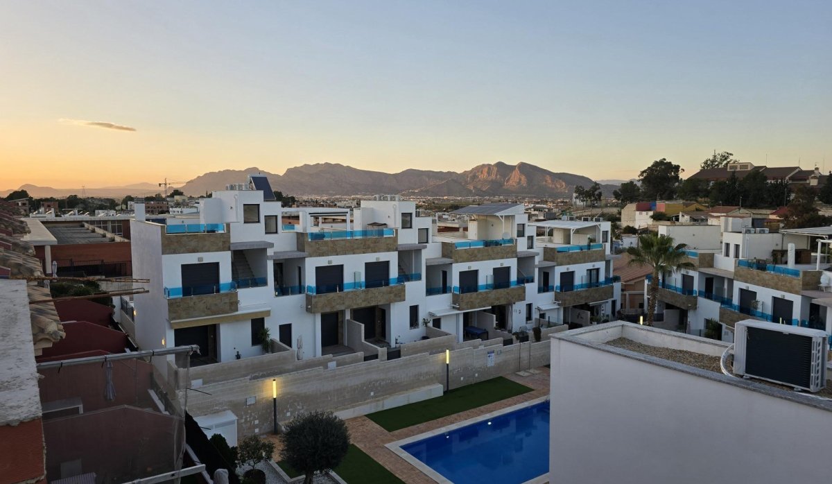 Obra nueva - Adosado - Bigastro